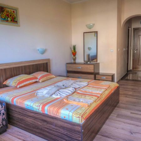 Hotel Fantasy Beach Sveti Vlas Buitenkant foto